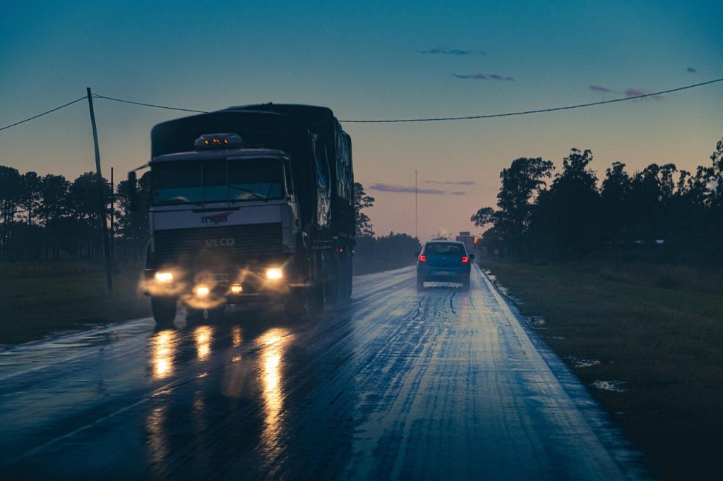 night, truck, road, big truck, delivery truck, car wallpapers, cargo truck, traffic, street, car, vehicles, transportation, transport, delivery, logistics, driving
